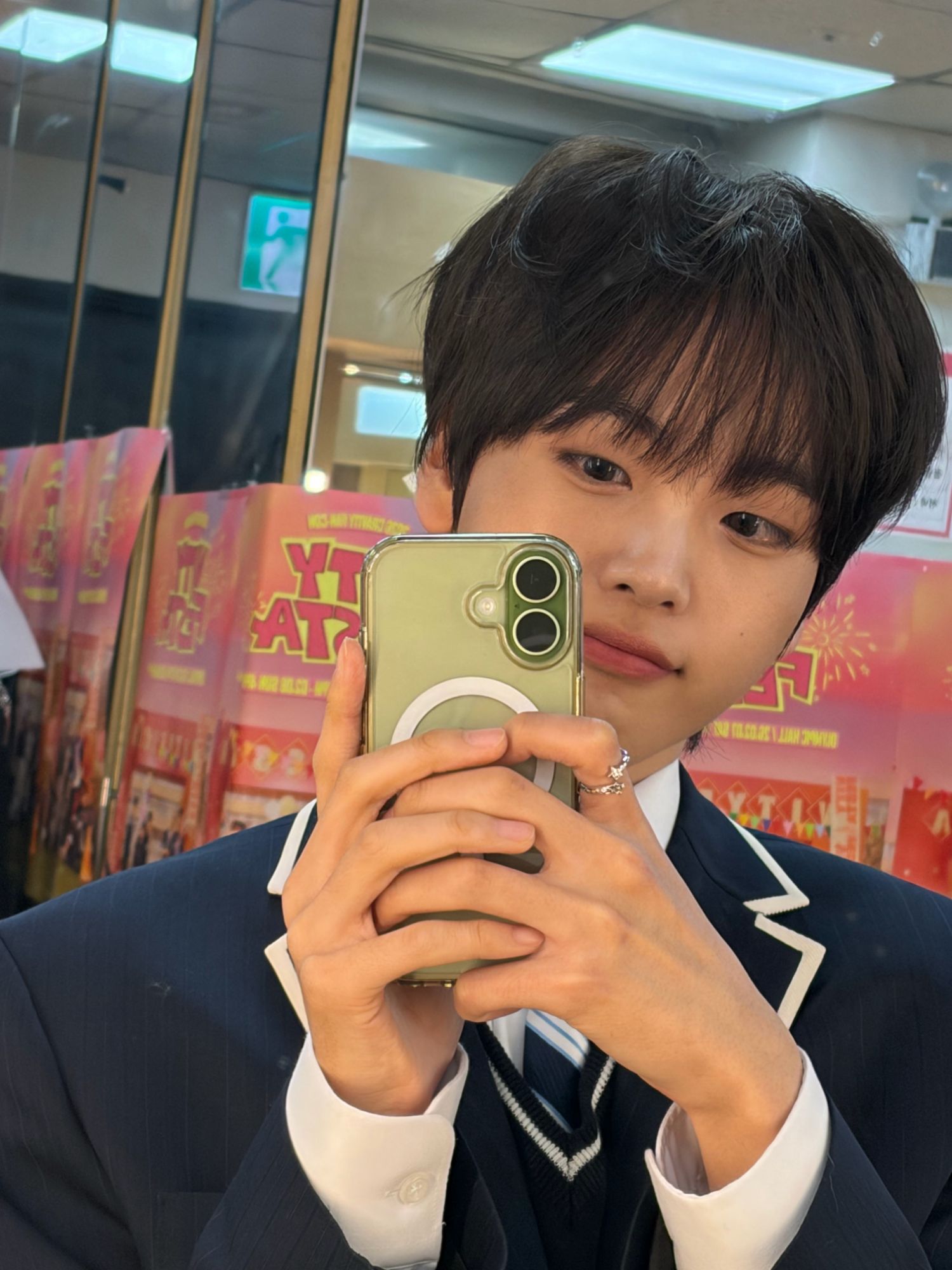 Behind-the-scenes cut of Hyeongjun (CRAVITY)
