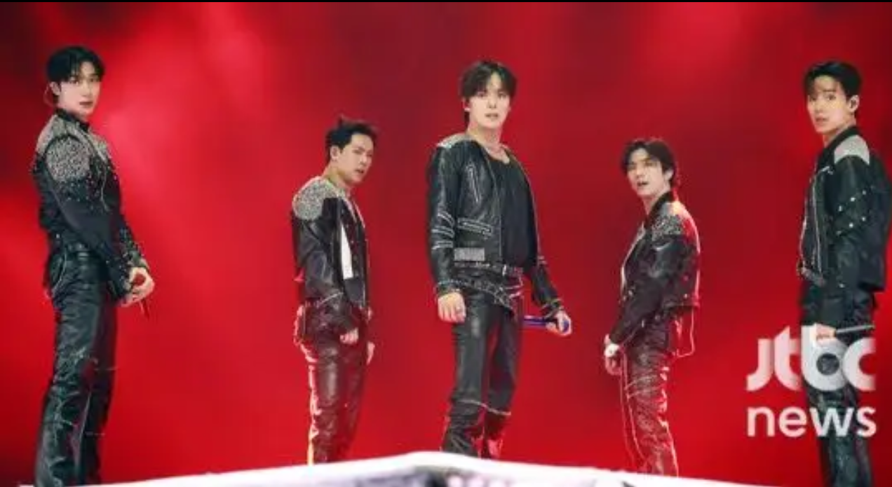 Foto aktivitas terbaru MONSTA X