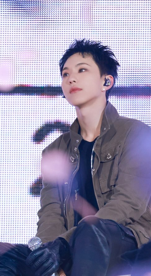 Fandom-recommended wallpaper image of Hoshi (SEVENTEEN)