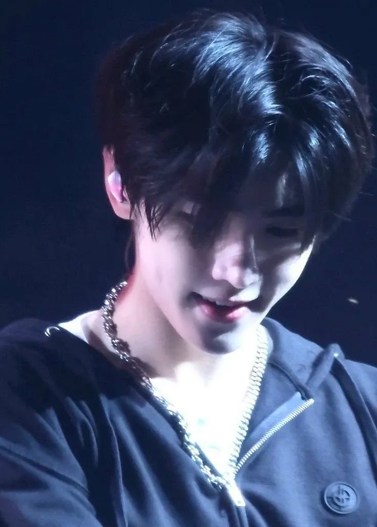 성훈 (ENHYPEN) 최근 활동샷
