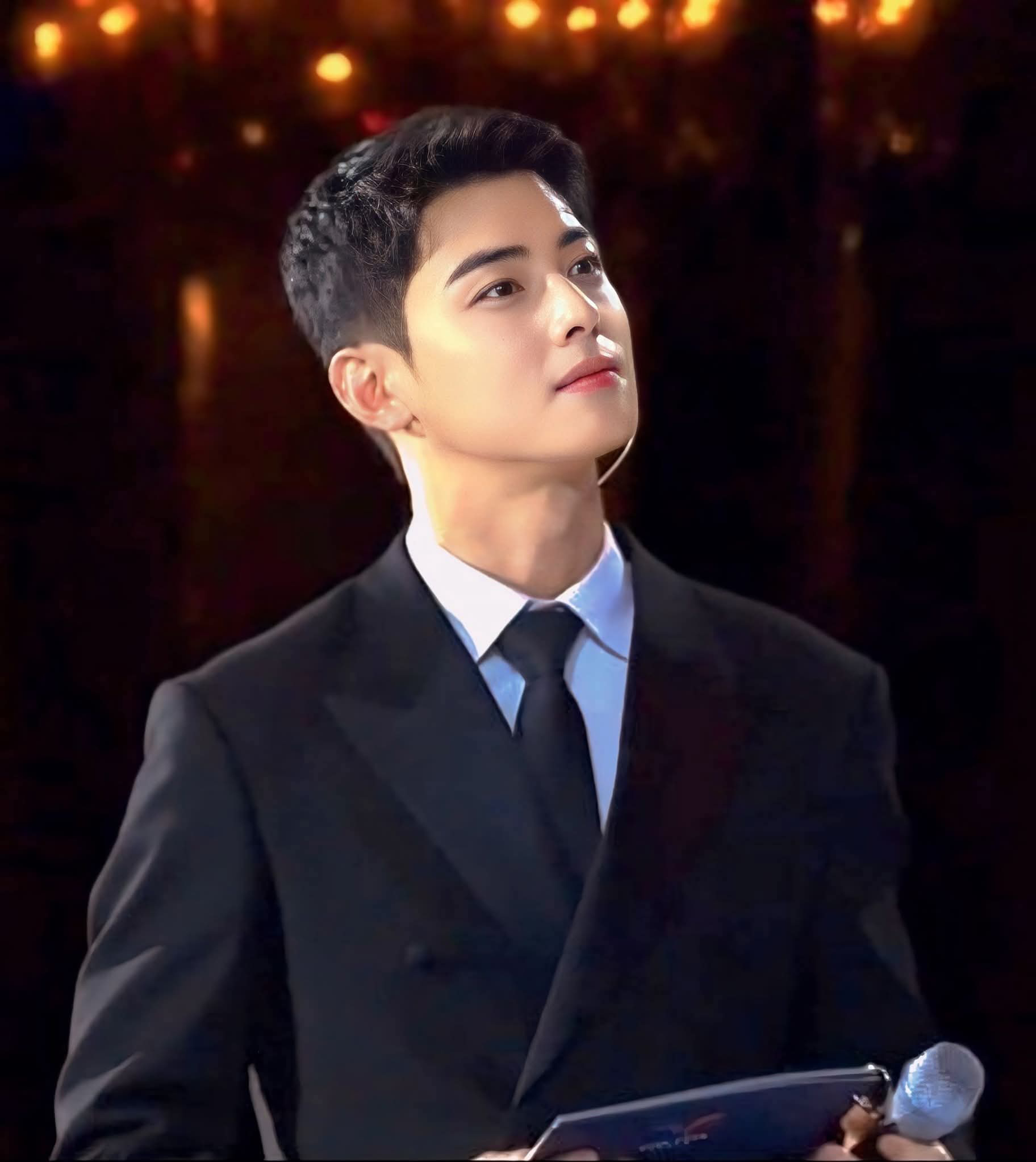 Today’s hot picks from the 차은우 (아스트로) community