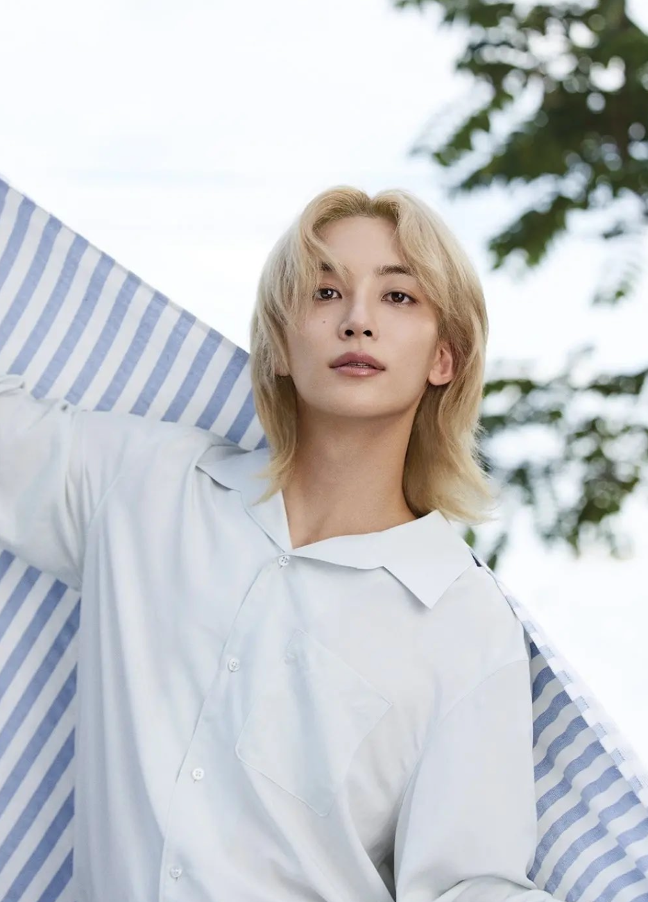 Latest photo of Jeonghan (SEVENTEEN)