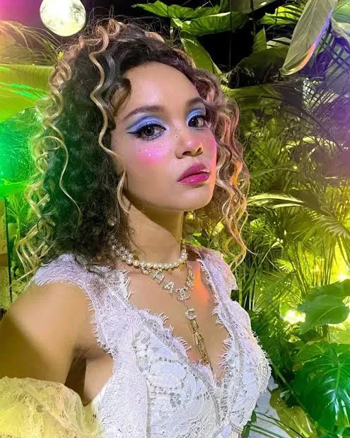 Latest photo of NVee (Blackswan)