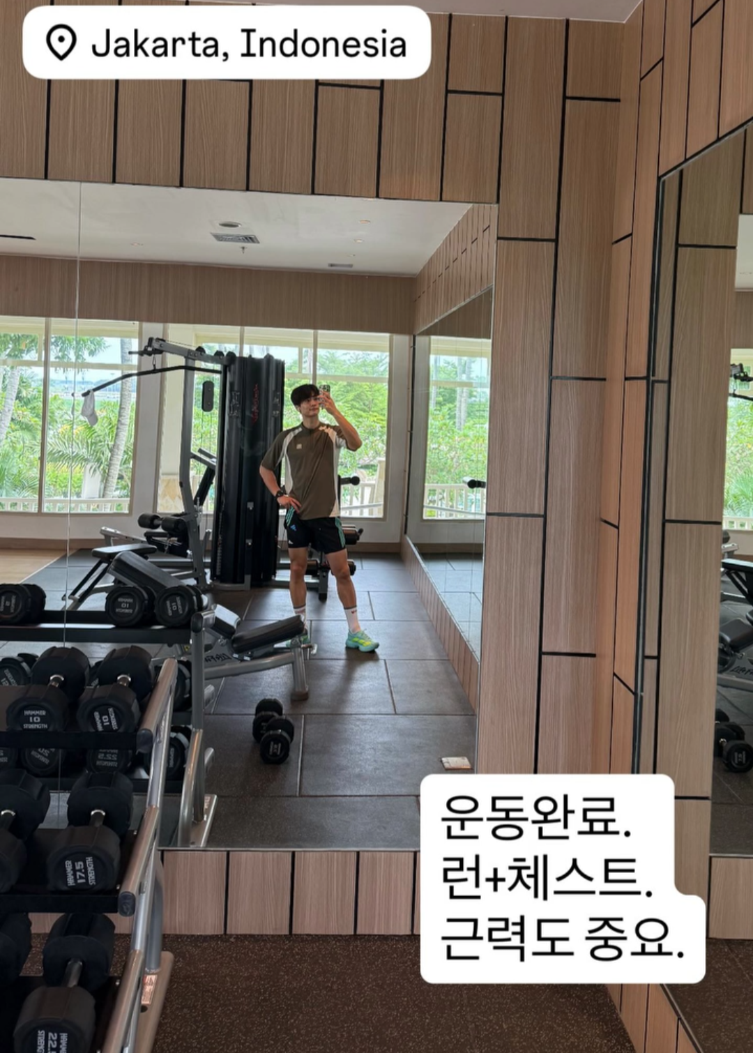 Behind-the-scenes cut of Minho (SHINee)