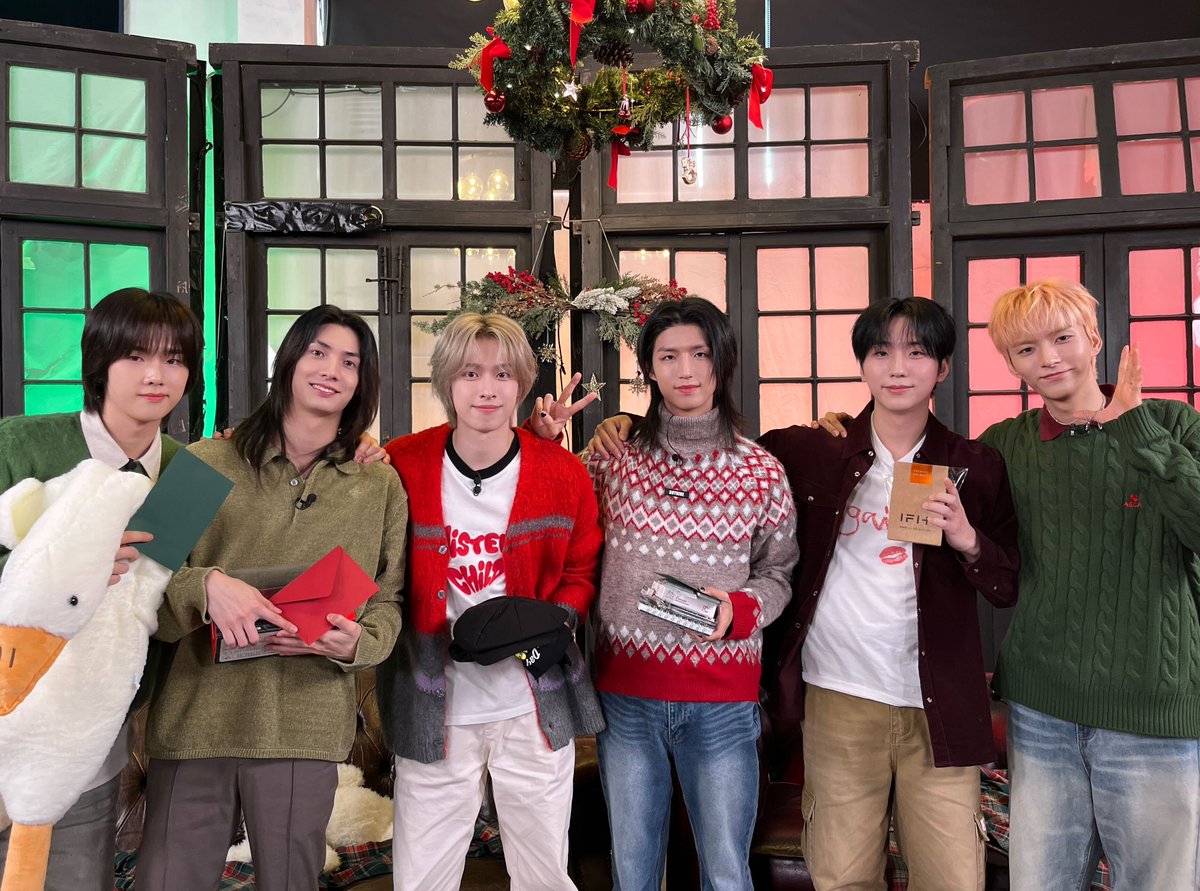 A moment captured by Xdinary Heroes's fan