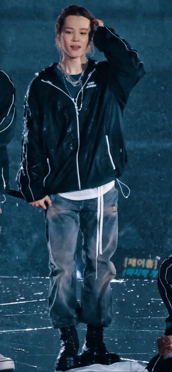 A heartfelt wallpaper shared by 智旻 (防弹少年团)'s fans