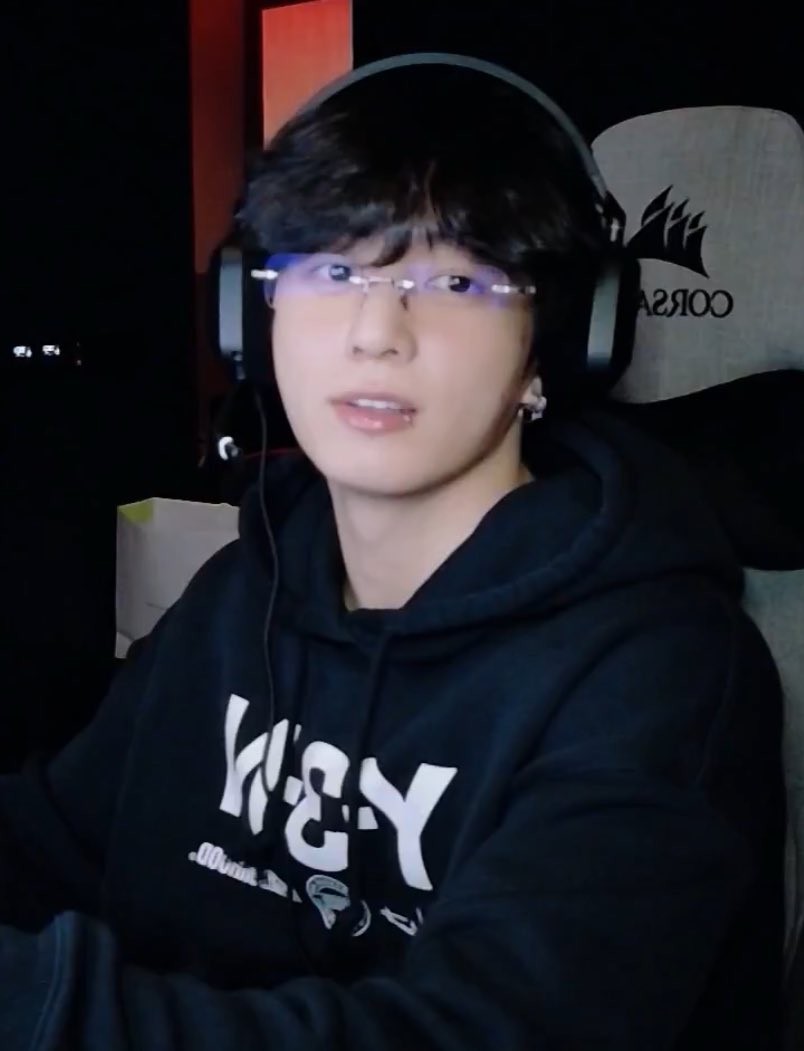 A moment captured by Jungkook (BTS)'s fan