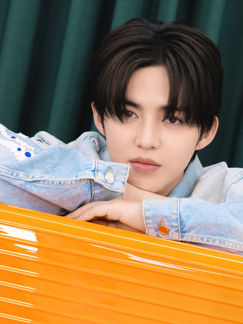 Recent activity shot of S.Coups (SEVENTEEN)