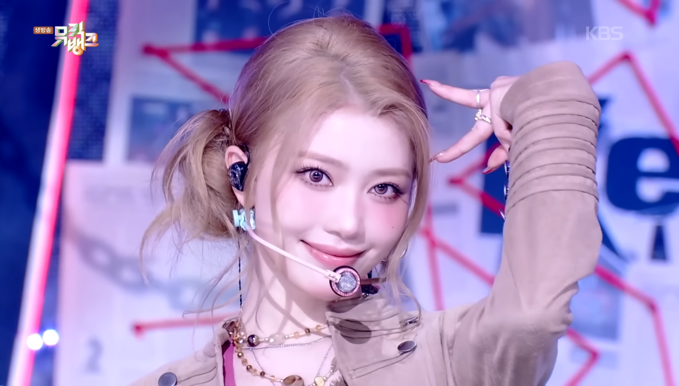 小婷 (Kep1er)粉丝拍下的瞬间