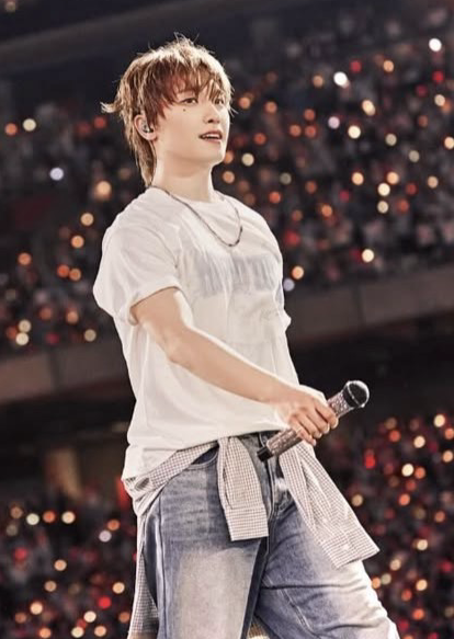 Recent activity shot of Dino (SEVENTEEN)