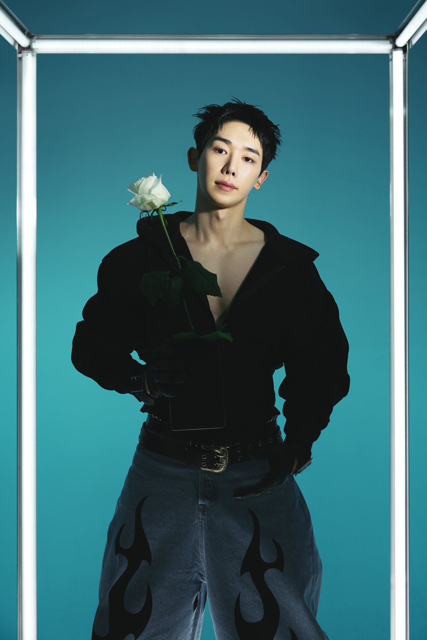 A moment captured by Wonho's fan