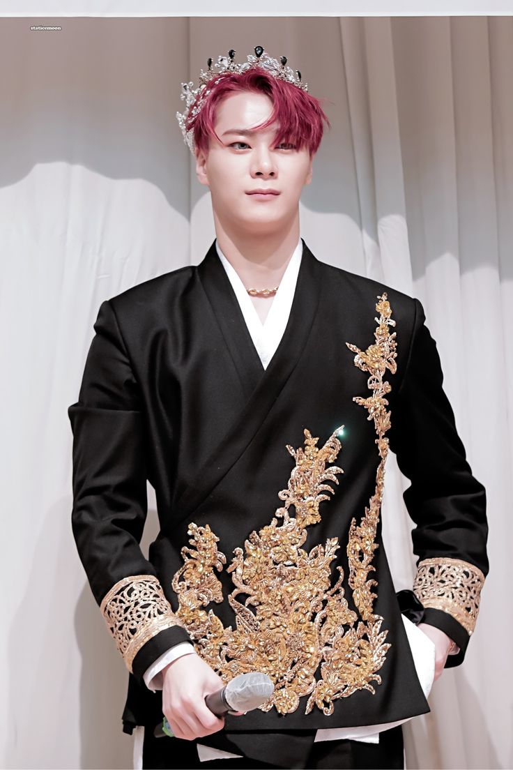 Behind-the-scenes cut of Moonbin (ASTRO)