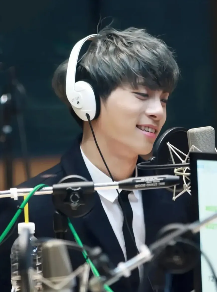 Recent activity shot of Jonghyun (SHINee)
