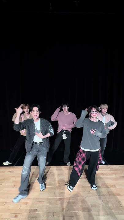 A heartfelt wallpaper shared by VERIVERY's fans