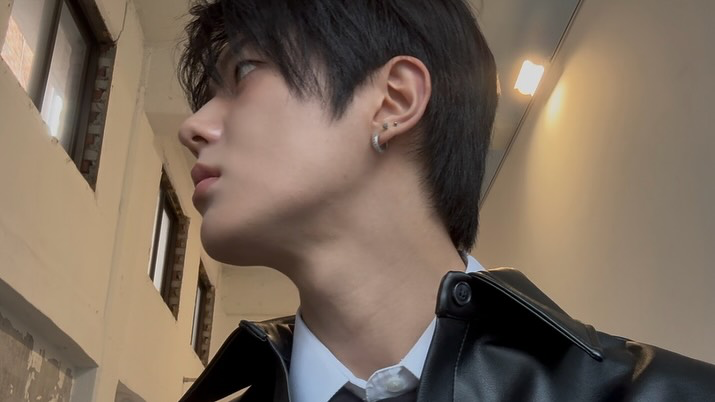 Recent activity shot of Leejeong (WHIB)