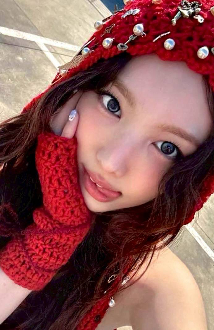 Latest photo of Nayeon (TWICE)