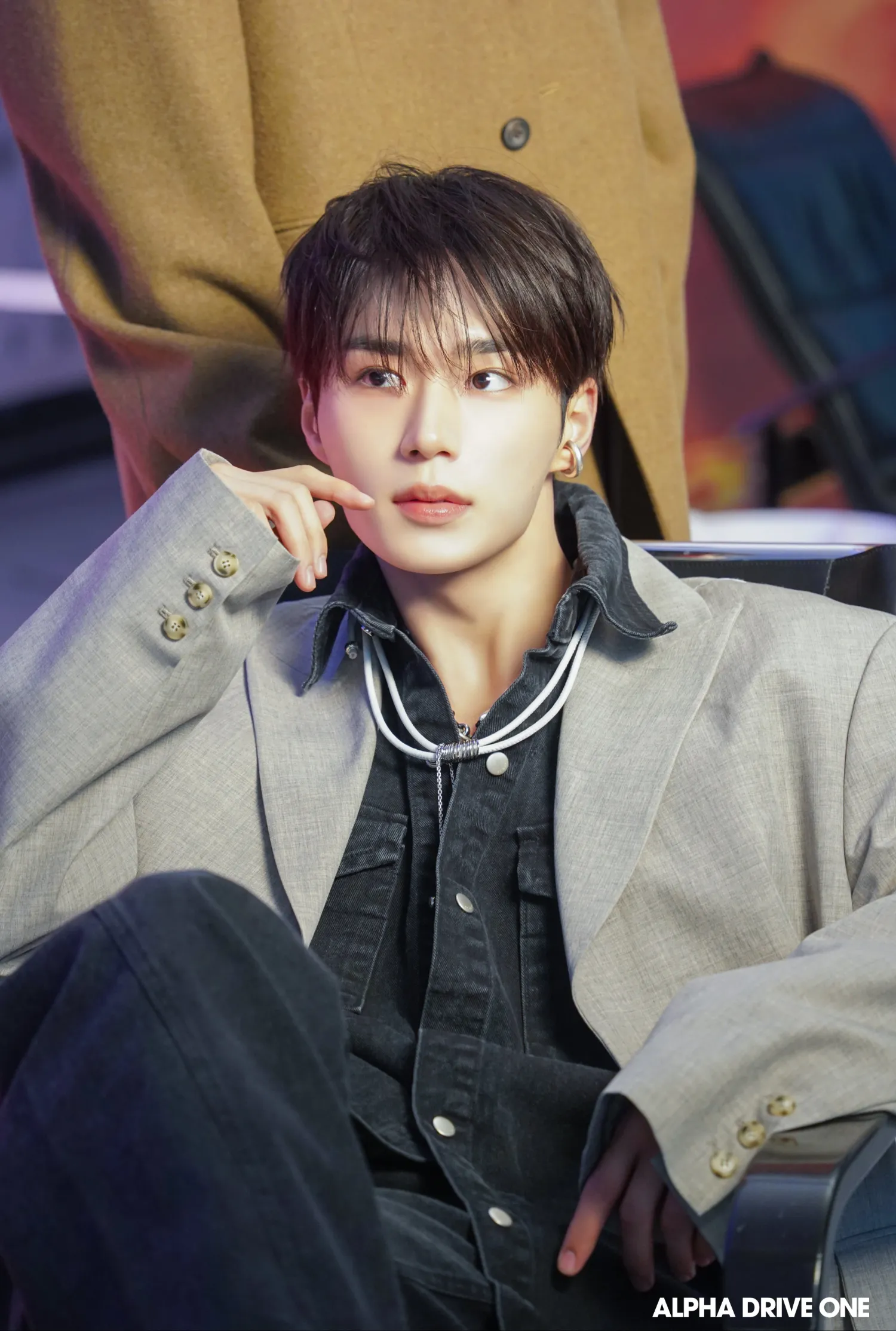 Behind-the-scenes cut of Kim Junseo (ALPHA DRIVE ONE)