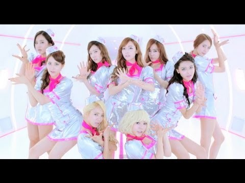 Behind-the-scenes cut of Girls' Generation