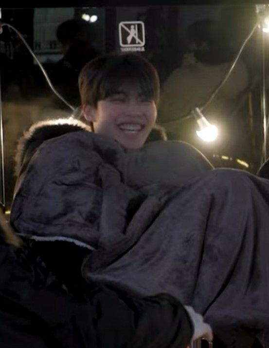 A moment captured by Park Gunwook (ZEROBASEONE)'s fan