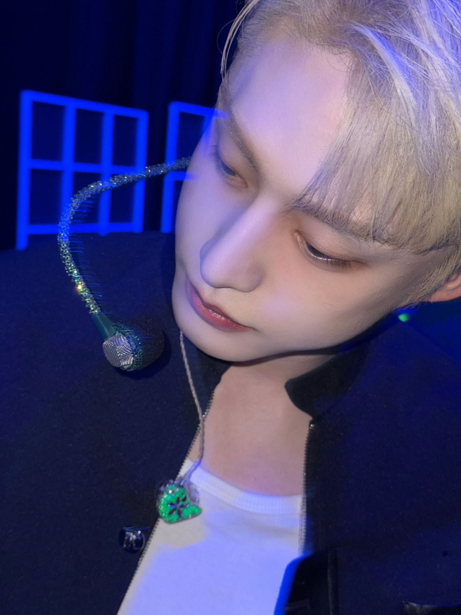 Behind-the-scenes cut of Kim Jiwoong (ZEROBASEONE)