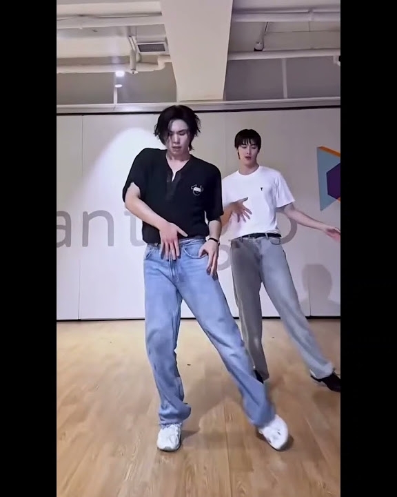 아스트로의 최신 사진