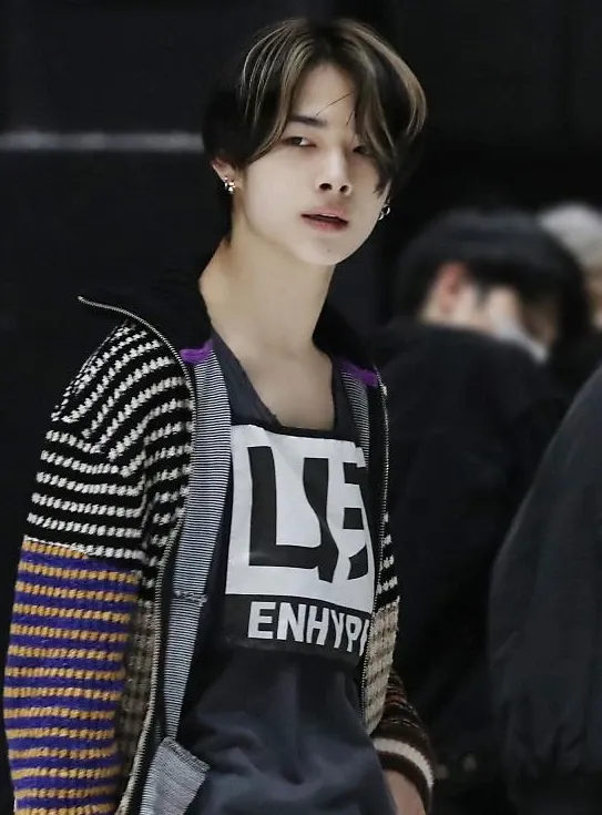 Foto terbaru NI-KI (ENHYPEN)