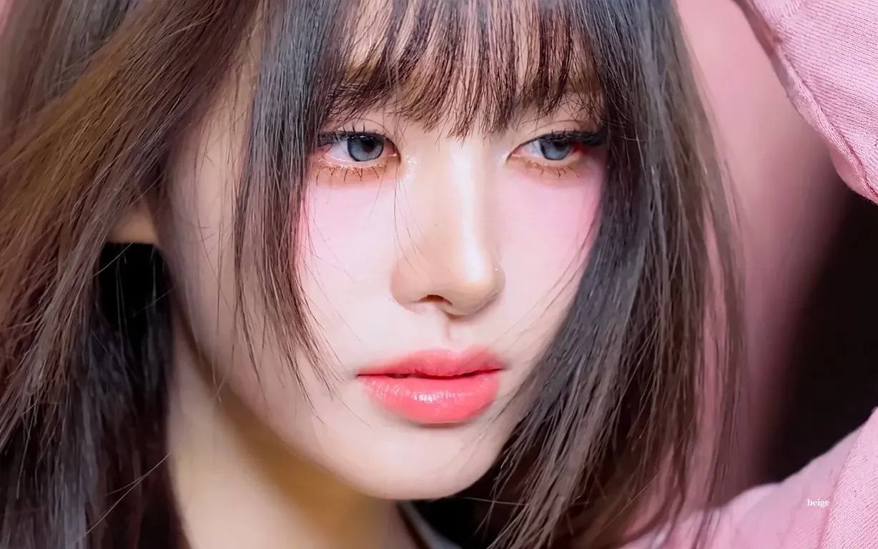 A moment captured by LIZ (IVE)'s fan