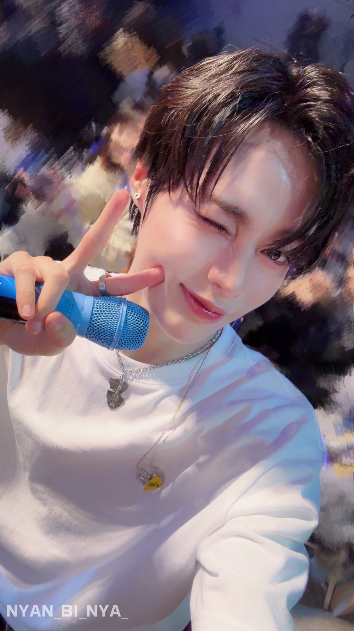 Foto aktivitas terbaru Hanbin (TEMPEST)