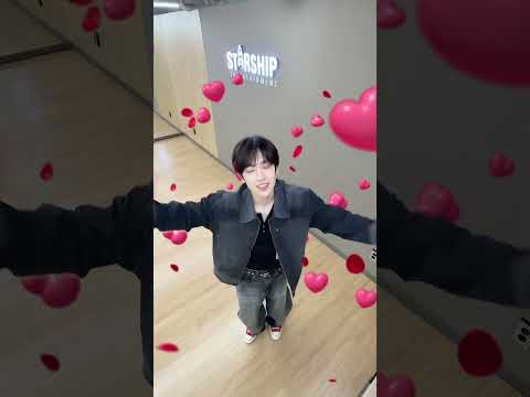 A moment captured by Kim minjae (IDID)'s fan