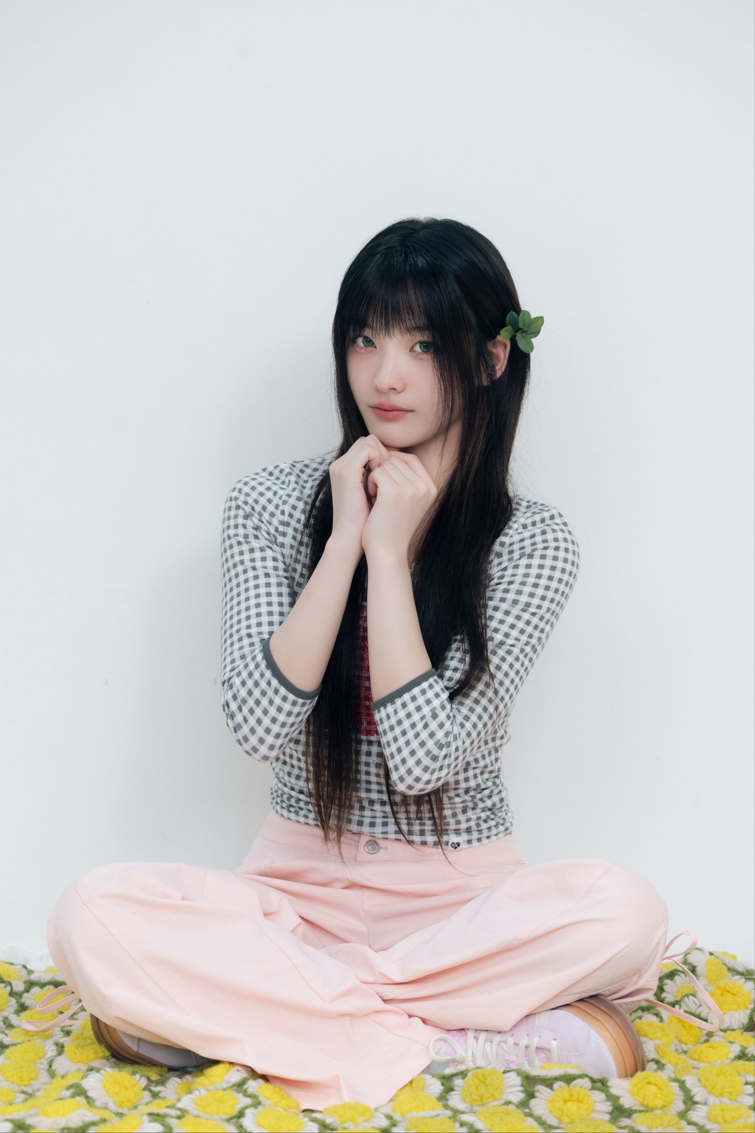 Recent activity shot of Iroha (ILLIT)