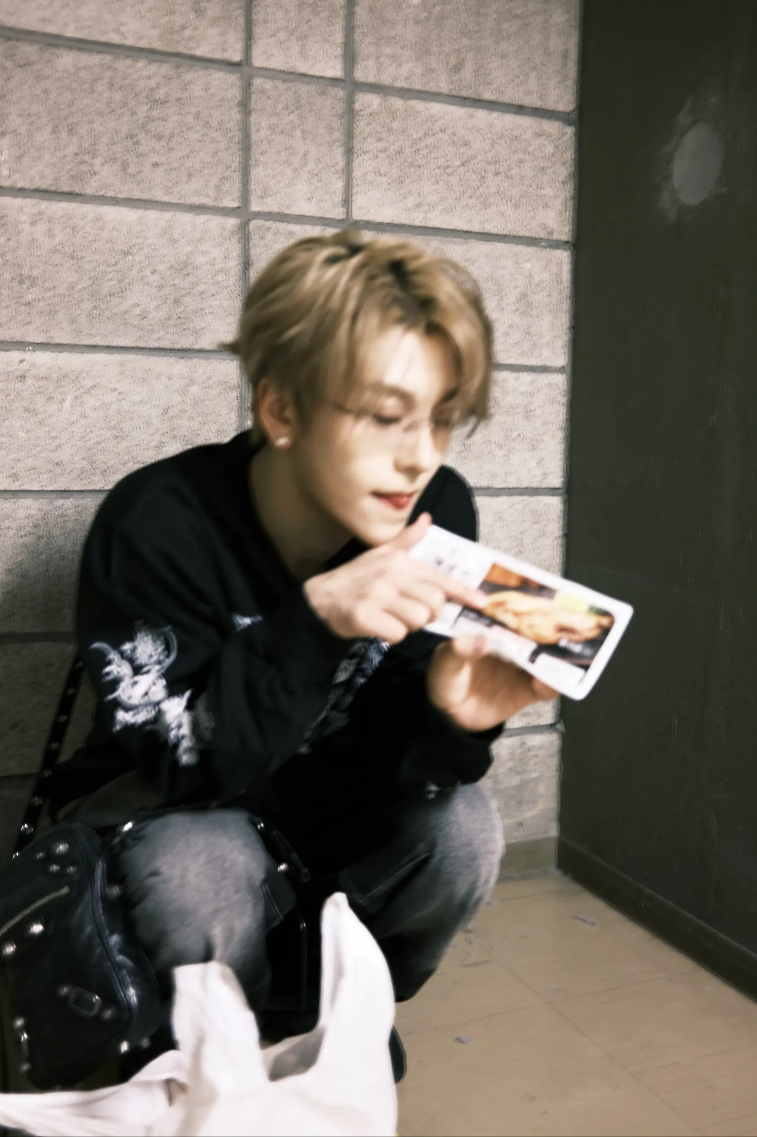 A moment captured by He Xinlong (ALPHA DRIVE ONE)'s fan