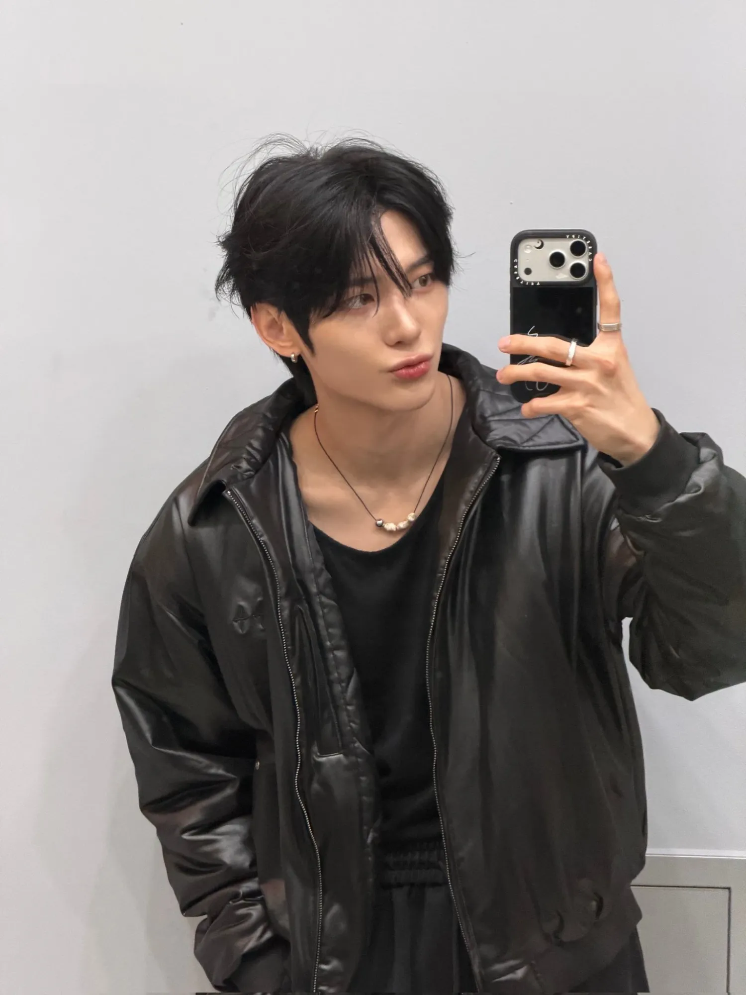Behind-the-scenes cut of Siyun (NOWZ)