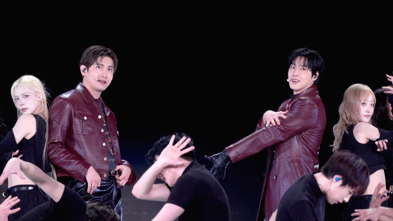 Behind-the-scenes cut of TVXQ