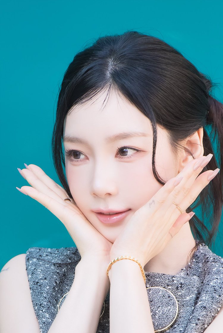 Behind-the-scenes cut of Taeyeon (Girls' Generation)