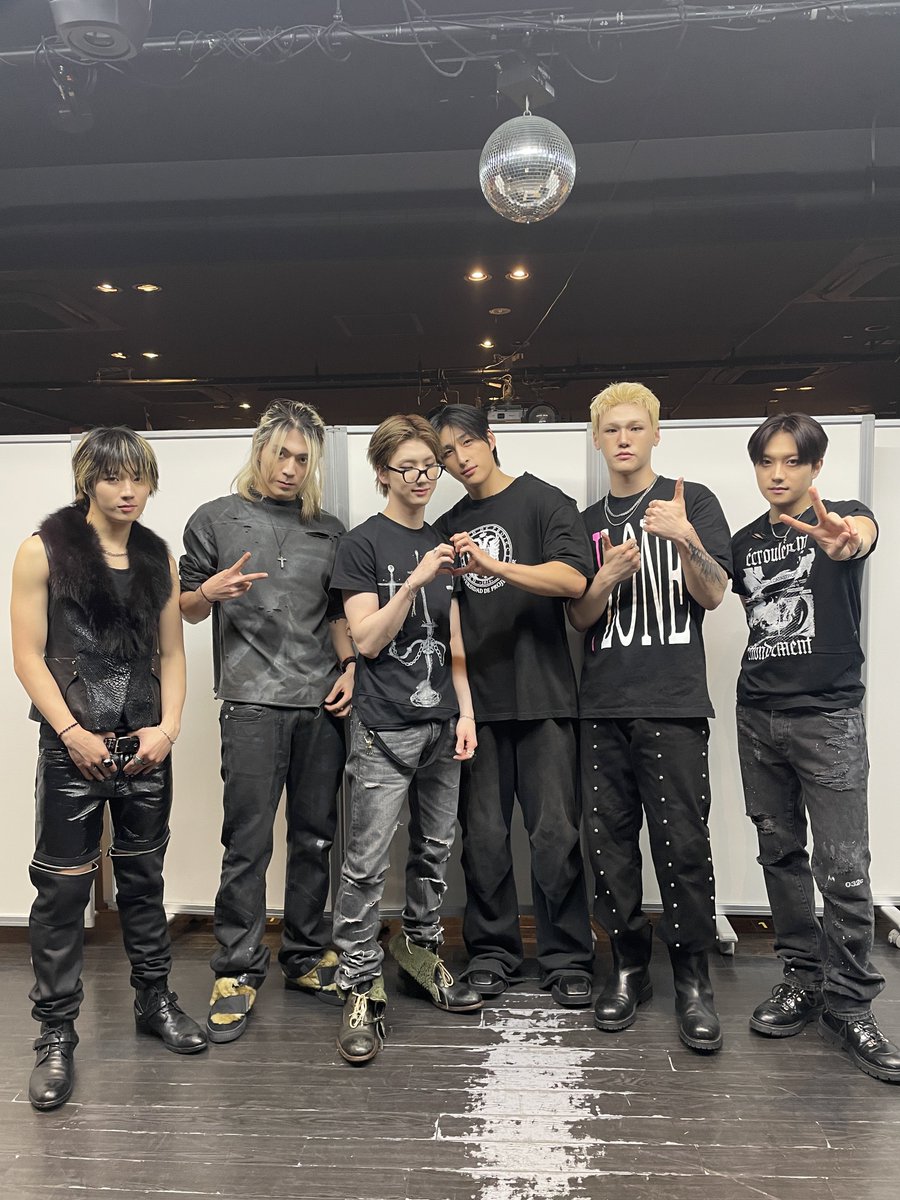 Behind-the-scenes cut of JUST B