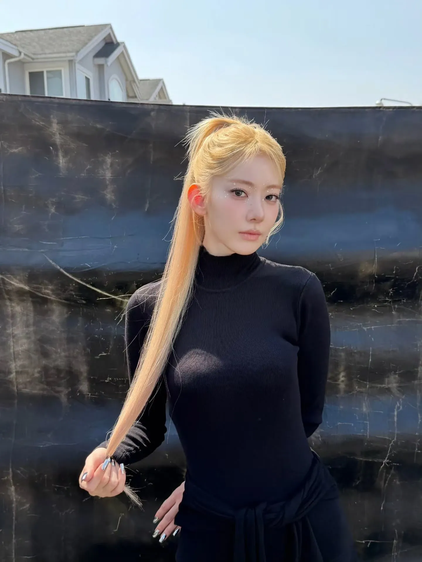 Latest photo of Sakura (LE SSERAFIM)