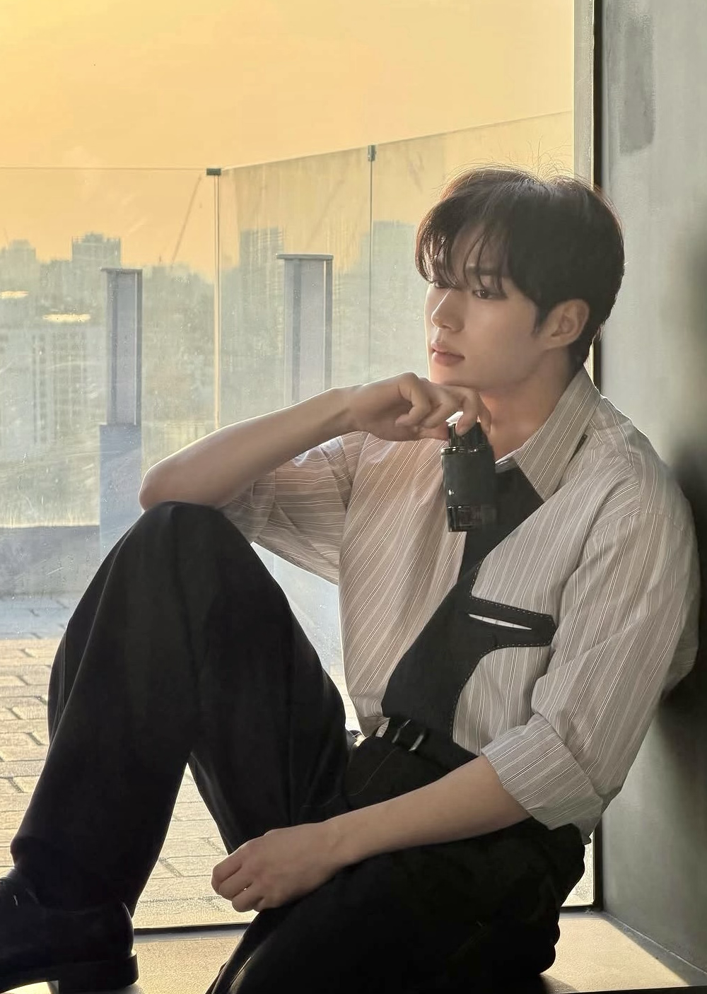 Behind-the-scenes cut of Kim Junseo (ALPHA DRIVE ONE)