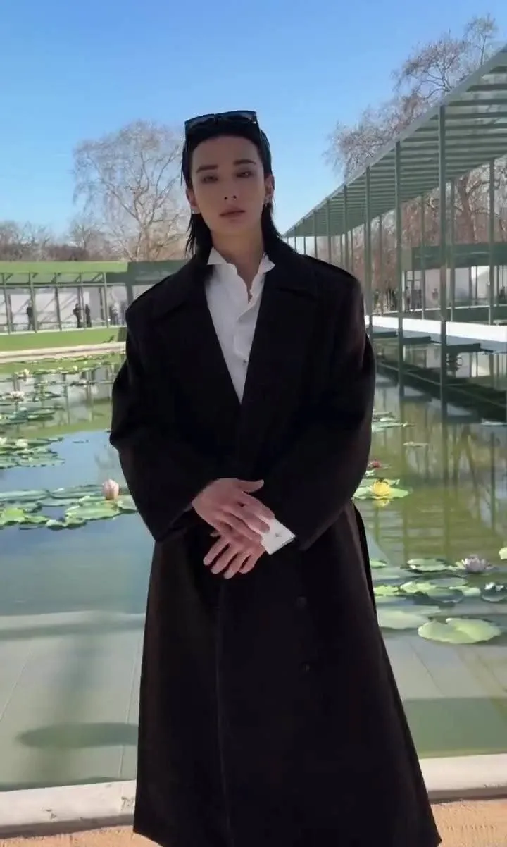 Fandom-recommended wallpaper image of 铉辰 (Stray Kids)