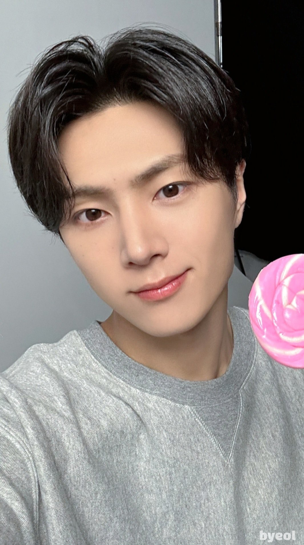 Fandom-recommended wallpaper image of Jay (ENHYPEN)