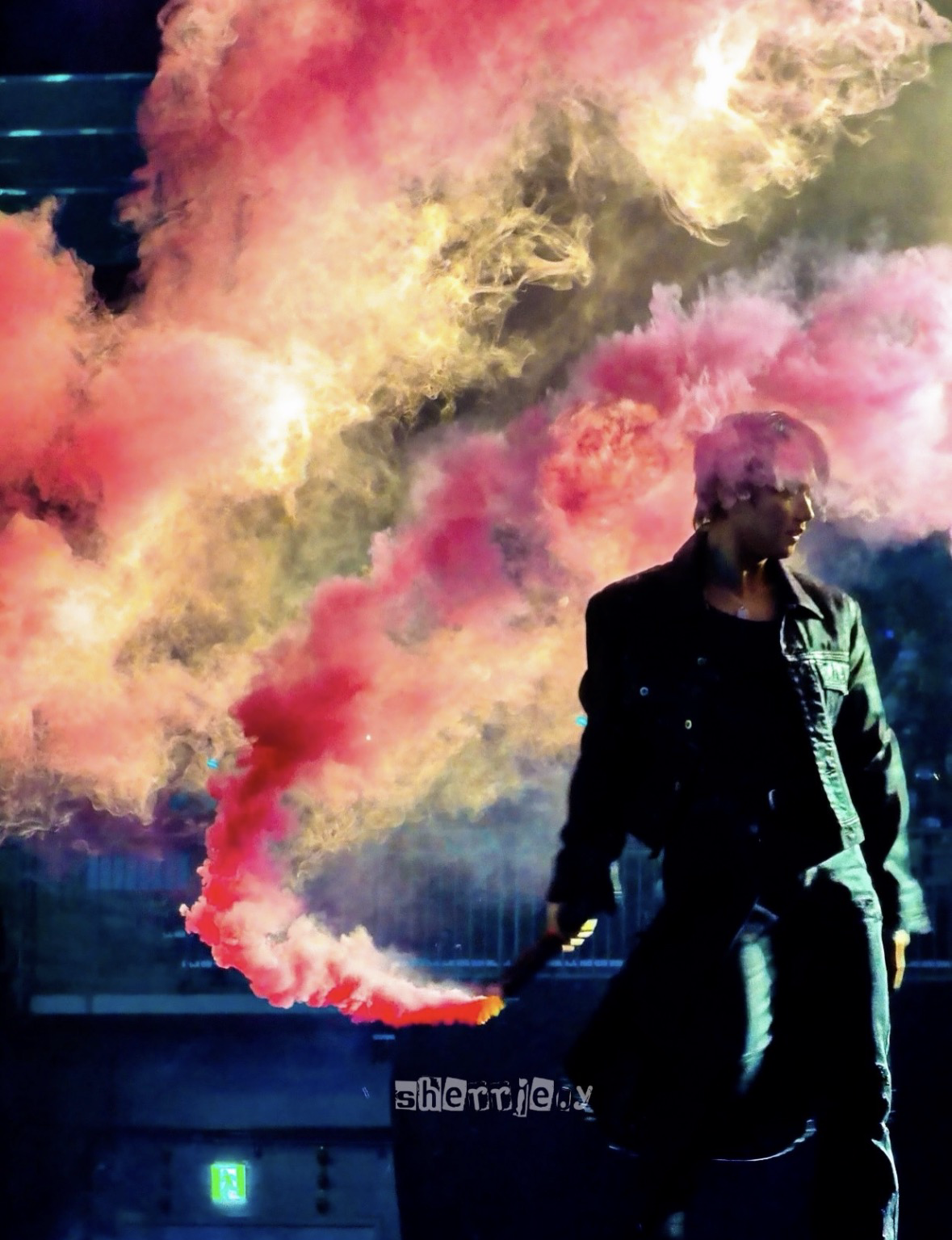 Lee Know (Stray Kids)粉丝拍下的瞬间