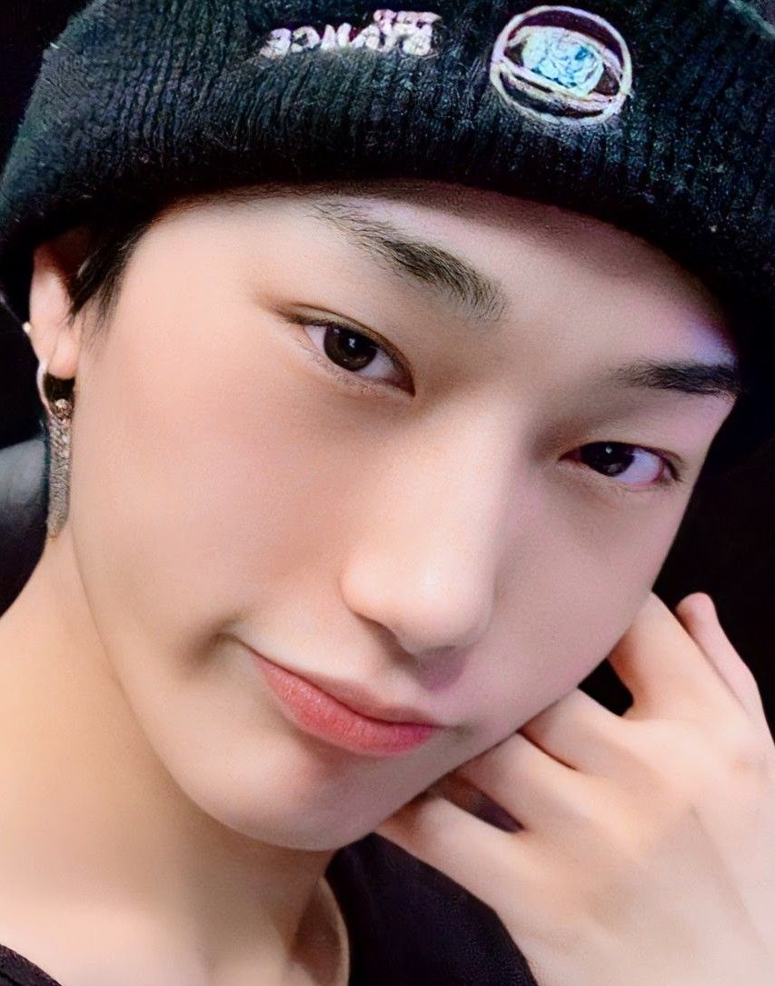 崔傘 (ATEEZ)的最新活動照片