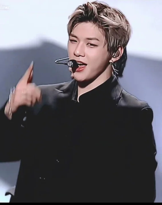 강다니엘 최근 활동샷