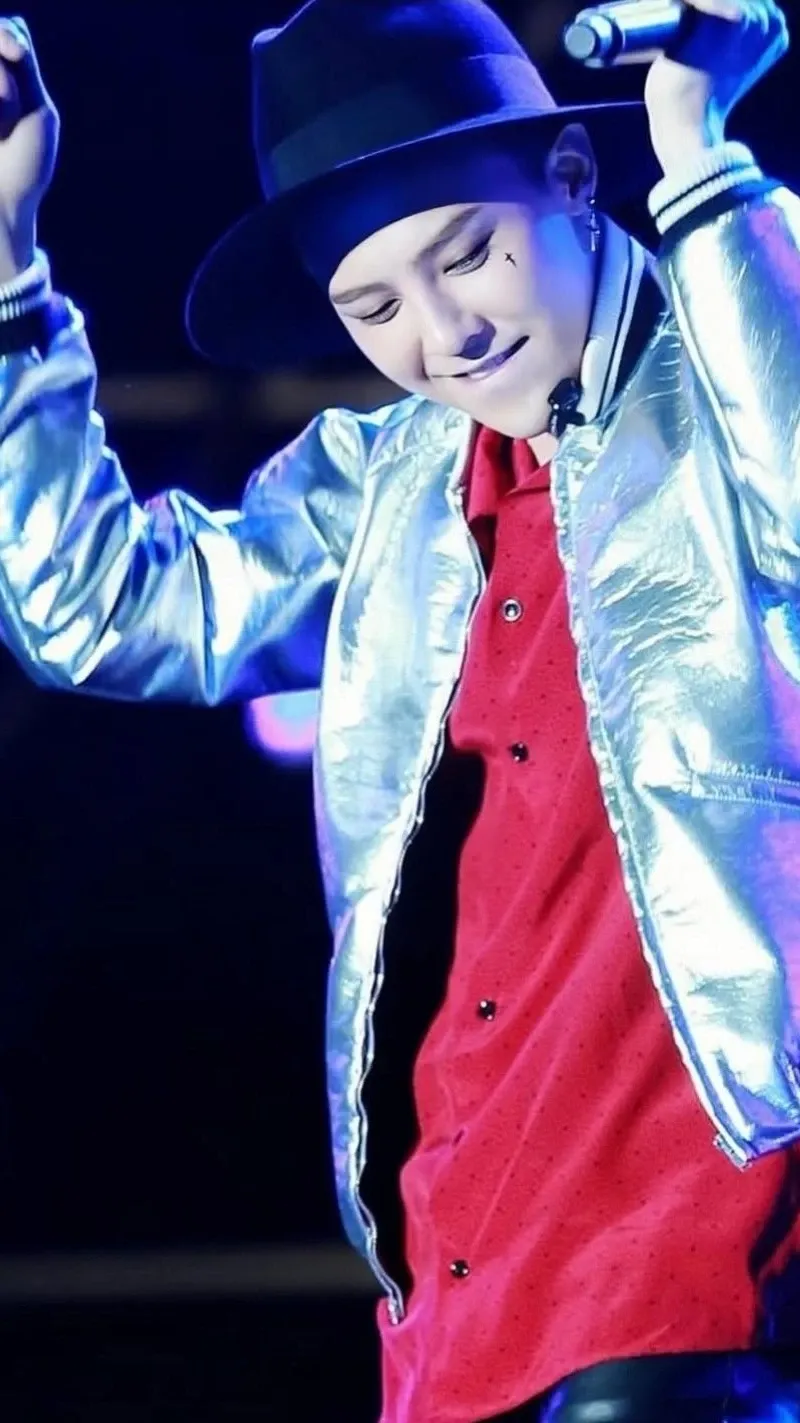 The most beloved wallpaper among G-DRAGON (BIGBANG)'s fans