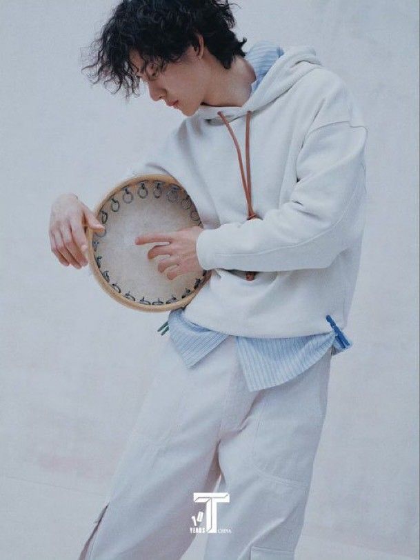 A moment captured by Wang Yibo's fan