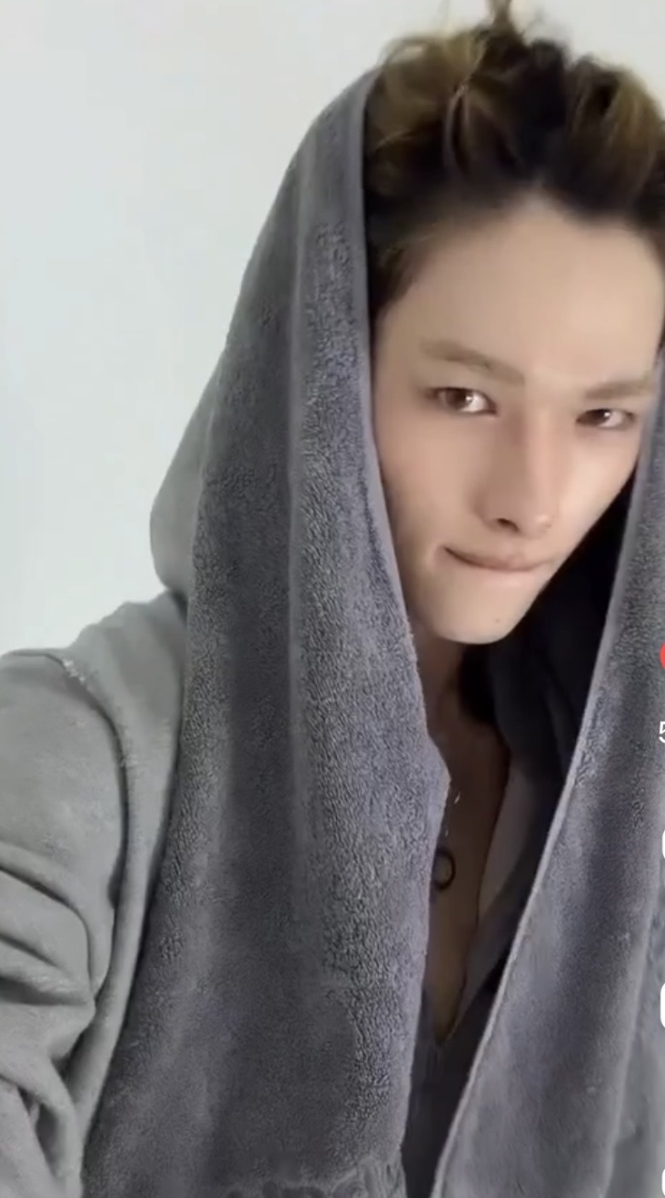 Behind-the-scenes cut of NI-KI (ENHYPEN)
