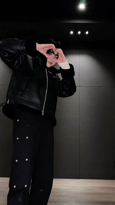 Latest photo of Sung Hanbin (ZEROBASEONE)