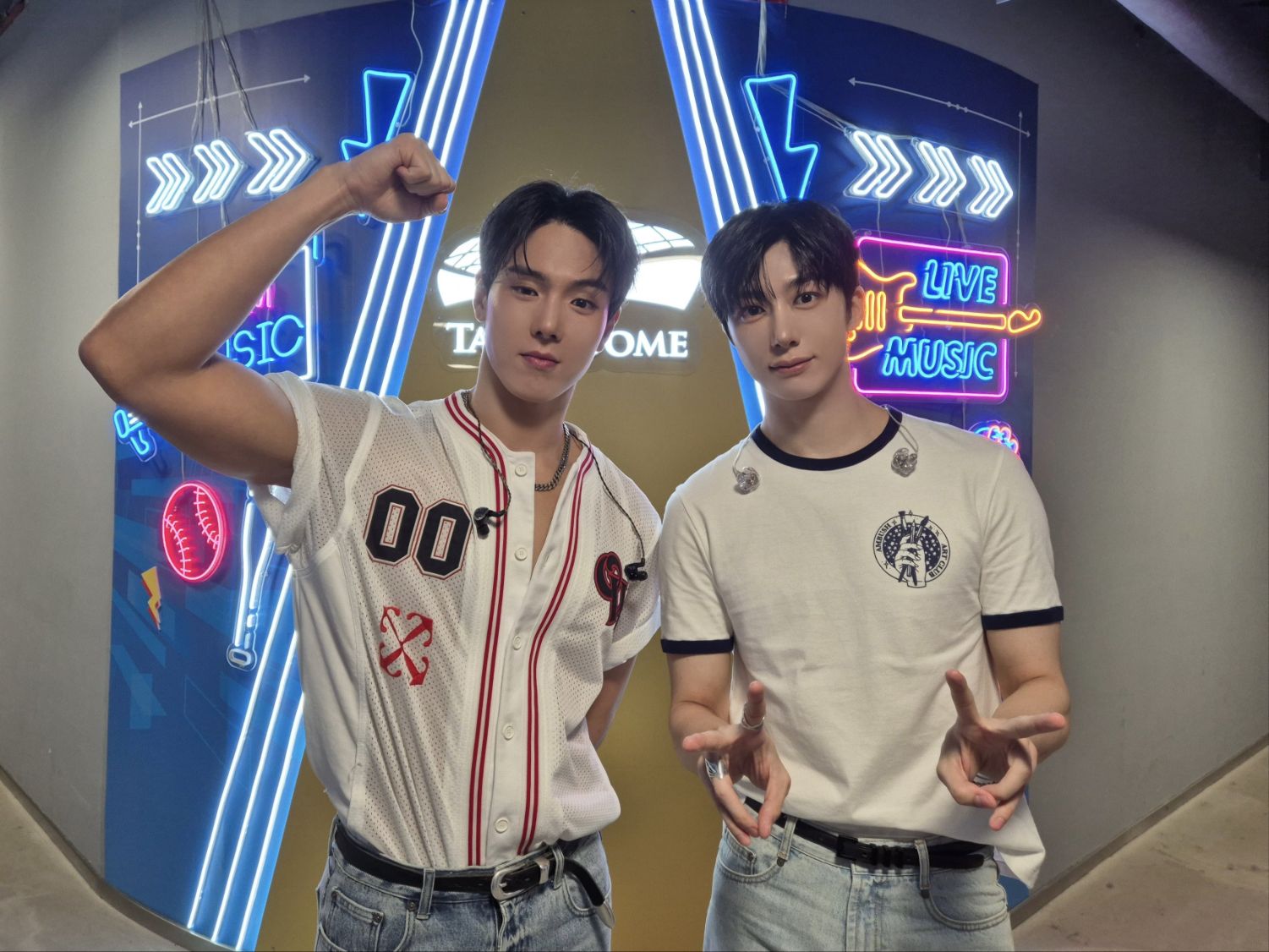 A moment captured by Shownu (MONSTA X)'s fan