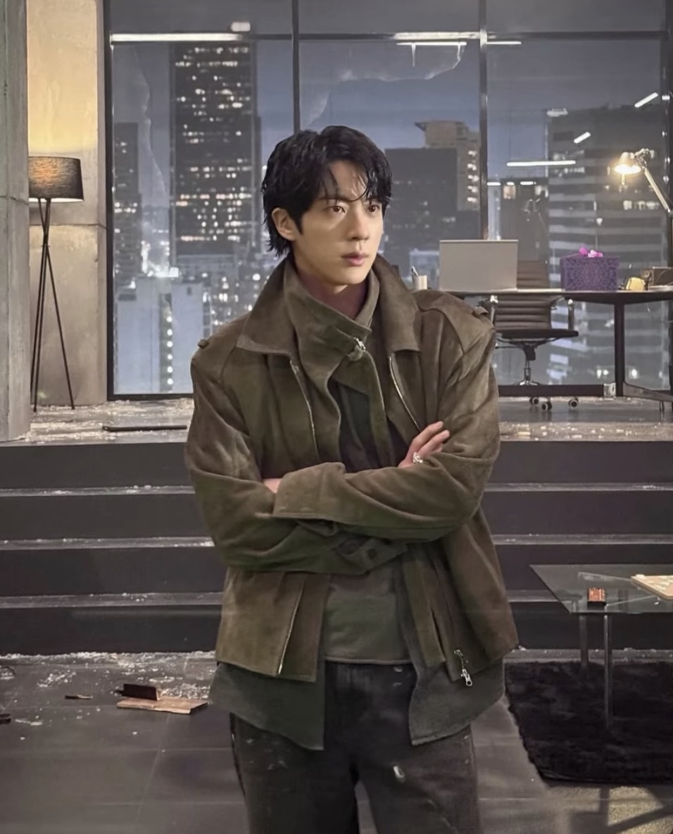 Behind-the-scenes cut of Jin (BTS)