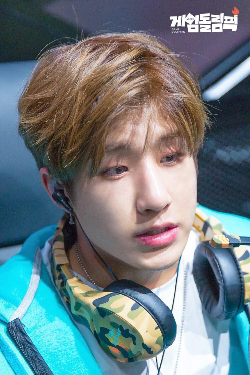 Behind-the-scenes cut of Jinjin (ASTRO)