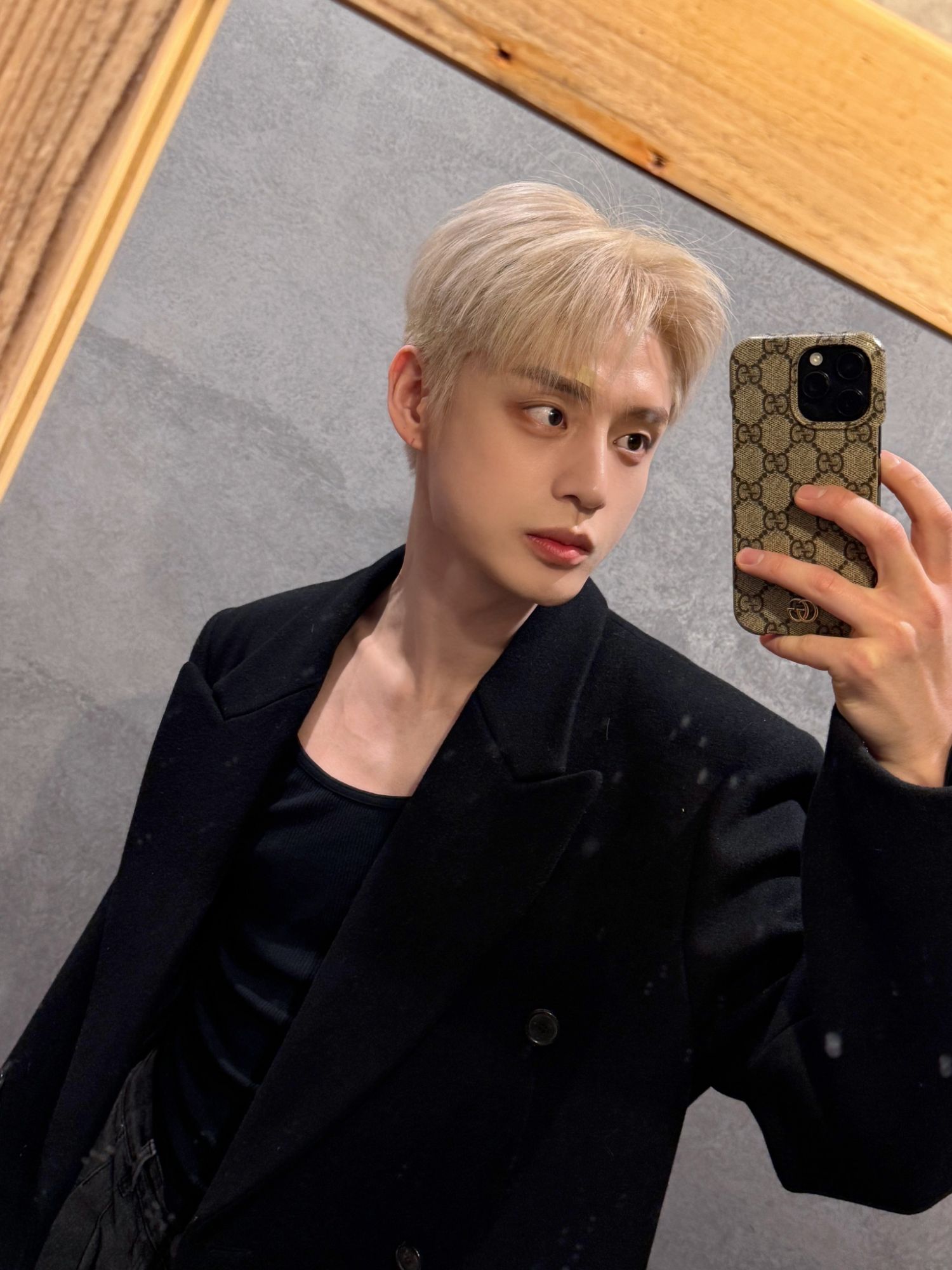 Recent activity shot of Kim Jiwoong (ZEROBASEONE)